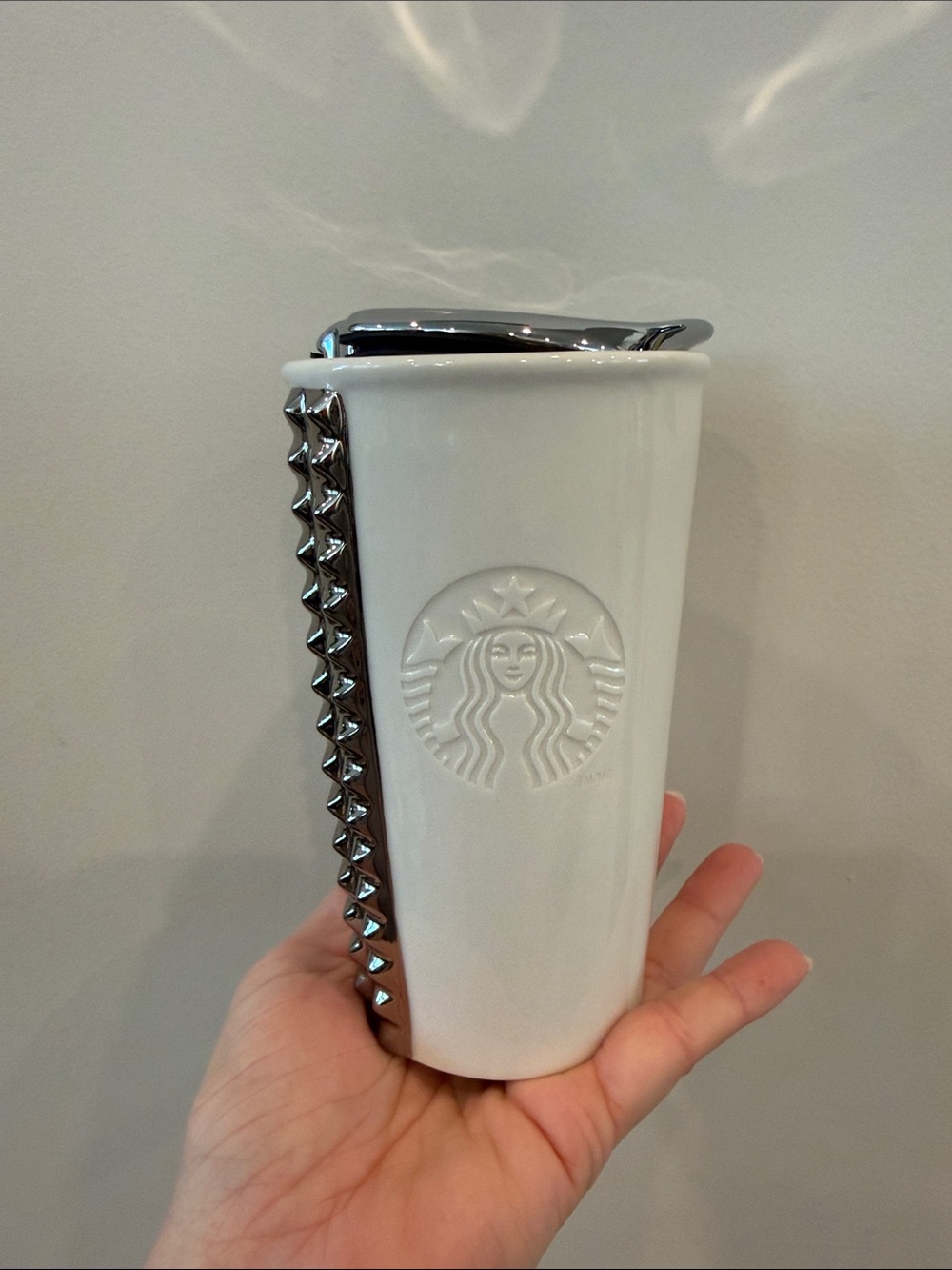 Starbucks 2014 Ceramic Silver Pyramid Studded Travel Cup Tumbler Mug w/Lid 24 oz